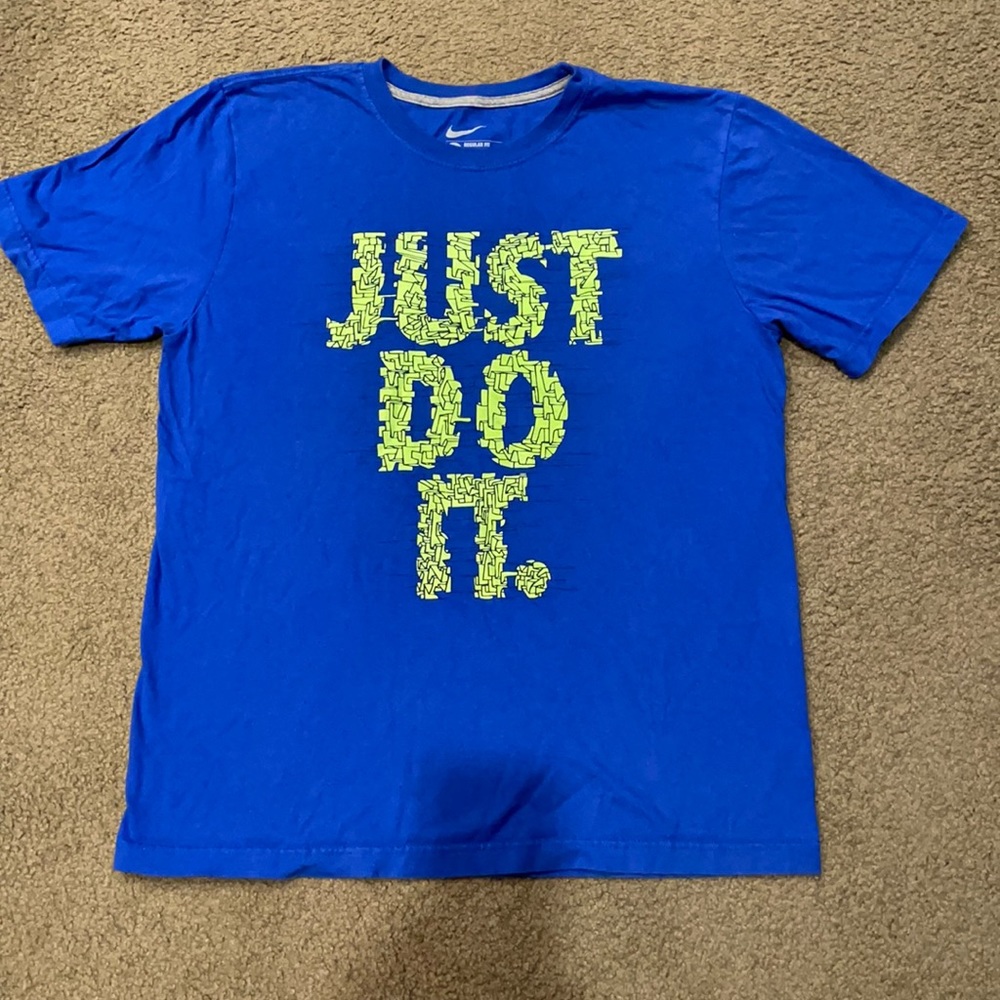 Men’s Nike t-shirt